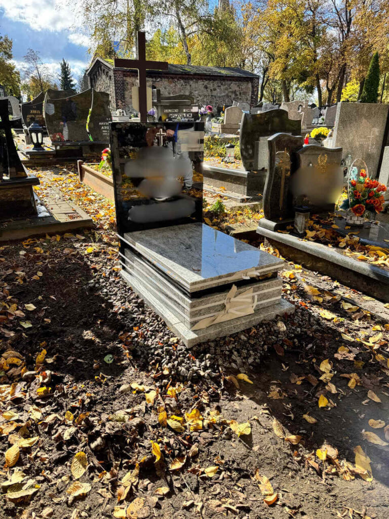 nagrobek granitowy, realizacja Lorentis w Katowicach